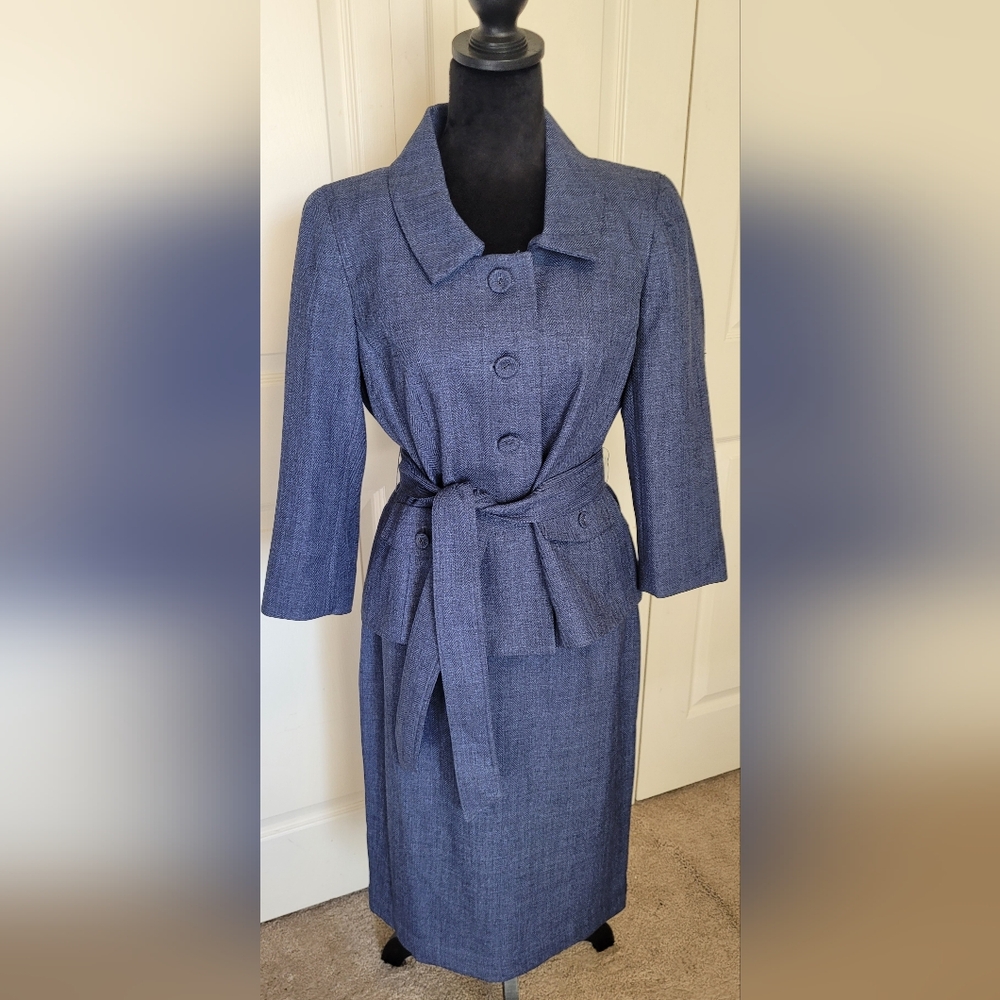 Larry Levine Polyester Skirt Suit SIZE 6 Blue Lined Pleated Belted Shawl Collar